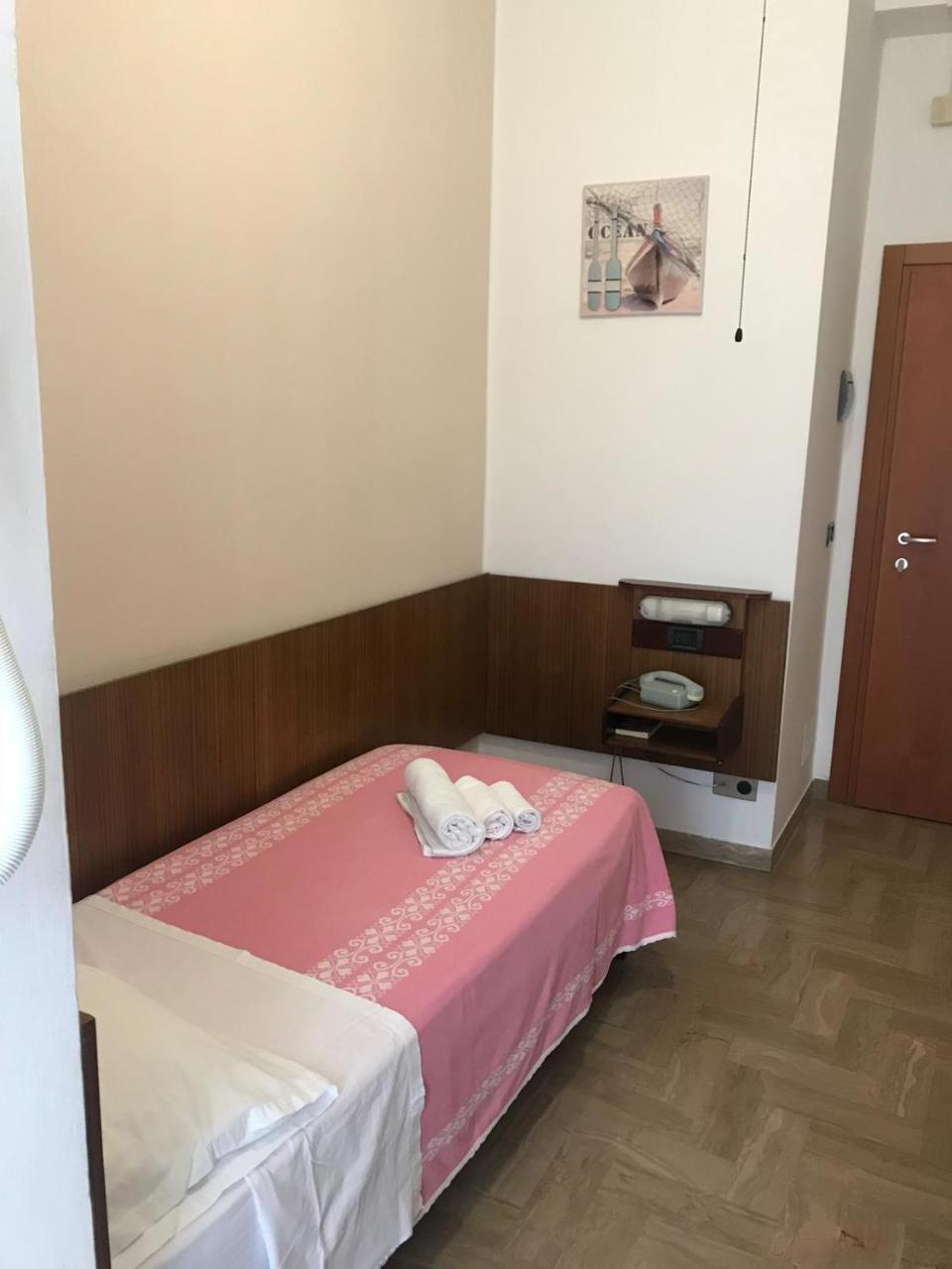Luca Hotel *